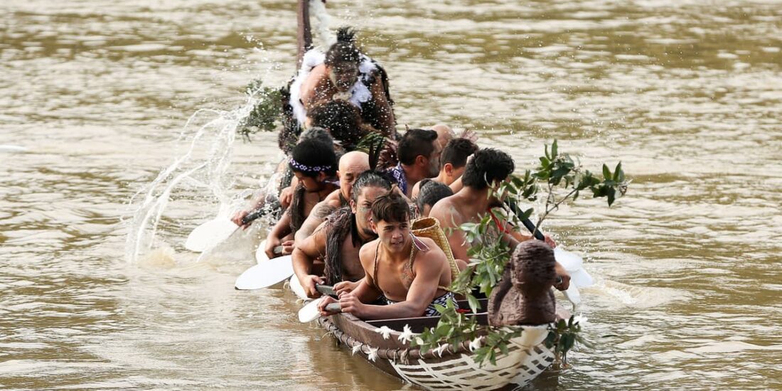 UGoyEqF2